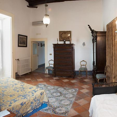 Appartamento Il Teatro Di Nerone Napoli Esterno foto