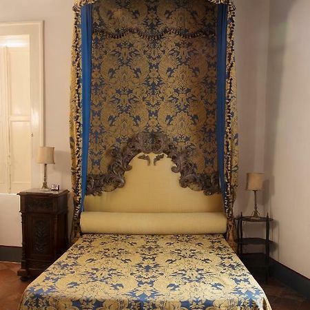 Appartamento Il Teatro Di Nerone Napoli Esterno foto