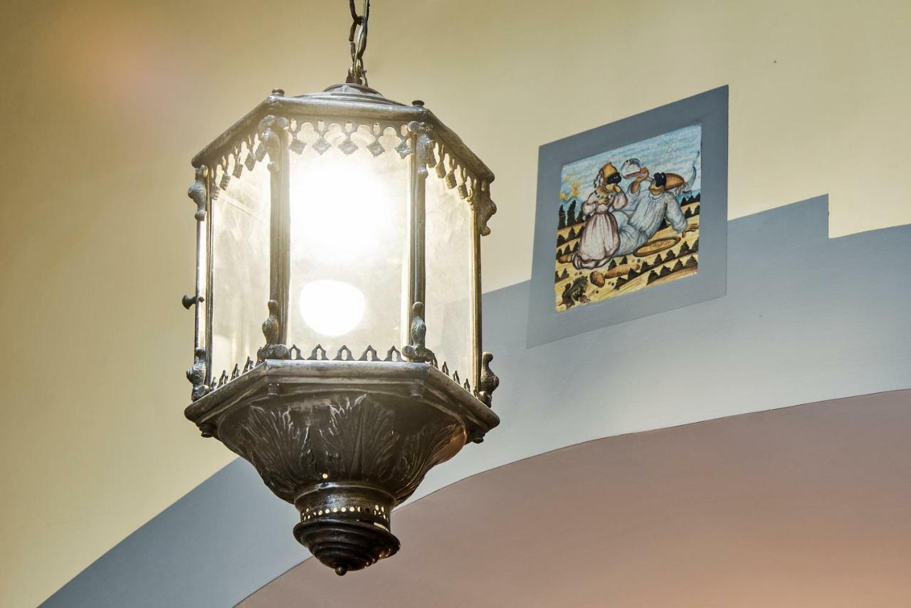 Appartamento Il Teatro Di Nerone Napoli Esterno foto
