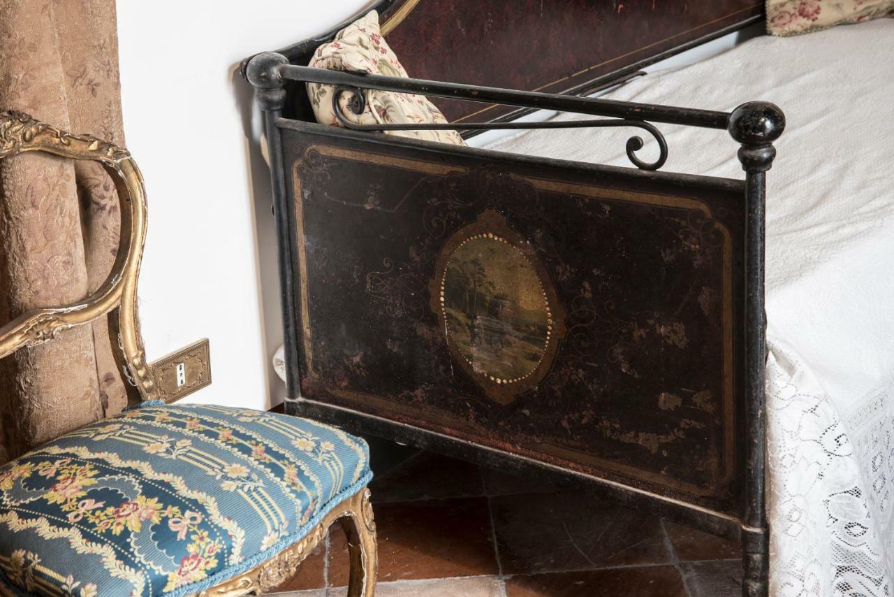 Appartamento Il Teatro Di Nerone Napoli Esterno foto