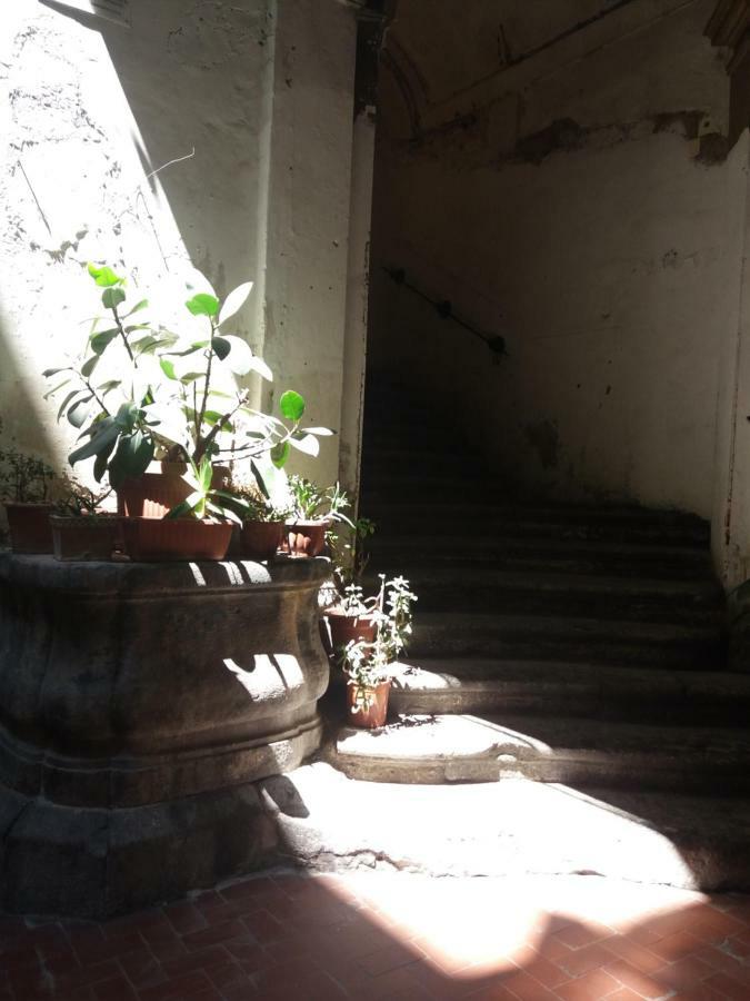 Appartamento Il Teatro Di Nerone Napoli Esterno foto