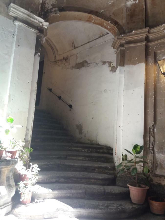 Appartamento Il Teatro Di Nerone Napoli Esterno foto