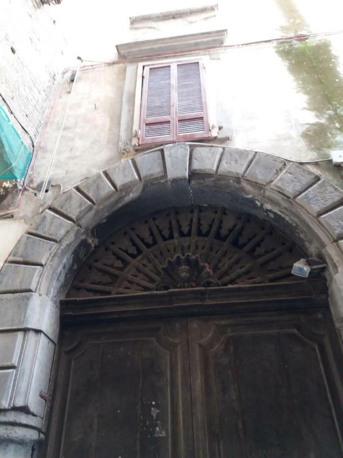 Appartamento Il Teatro Di Nerone Napoli Esterno foto